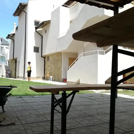 Guest house Siana House 3*