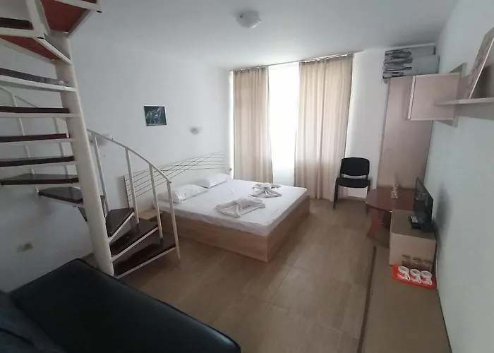 招待所 Siana House 拉夫达