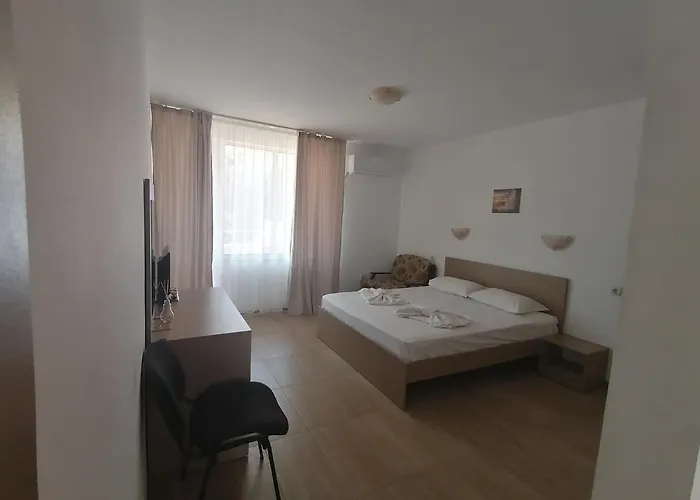 招待所 Siana House