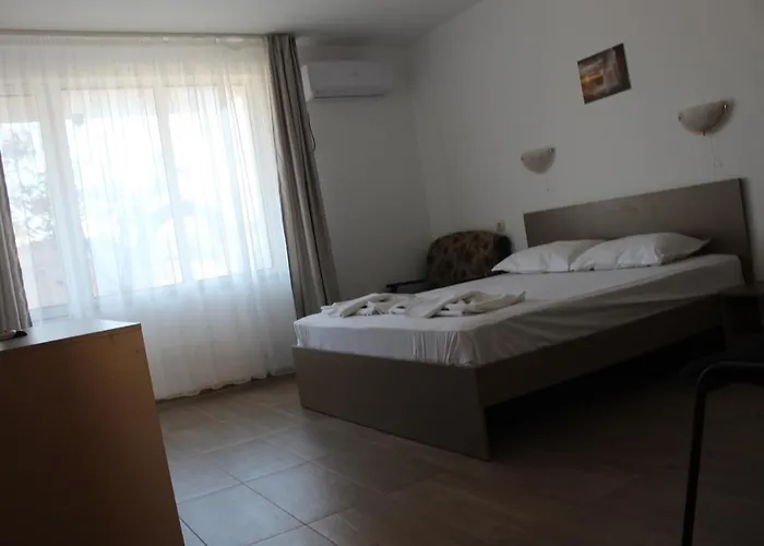 招待所 Siana House 拉夫达