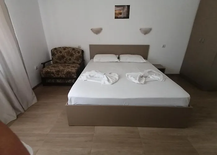 בית הארחה Siana House רבדה