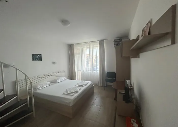 בית הארחה Siana House רבדה