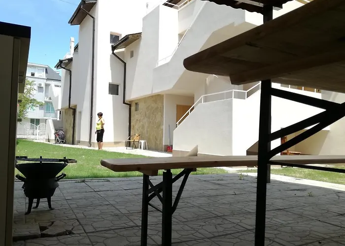 בית הארחה Siana House 3*