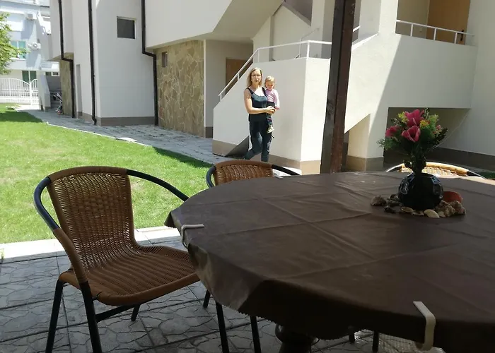 בית הארחה Siana House