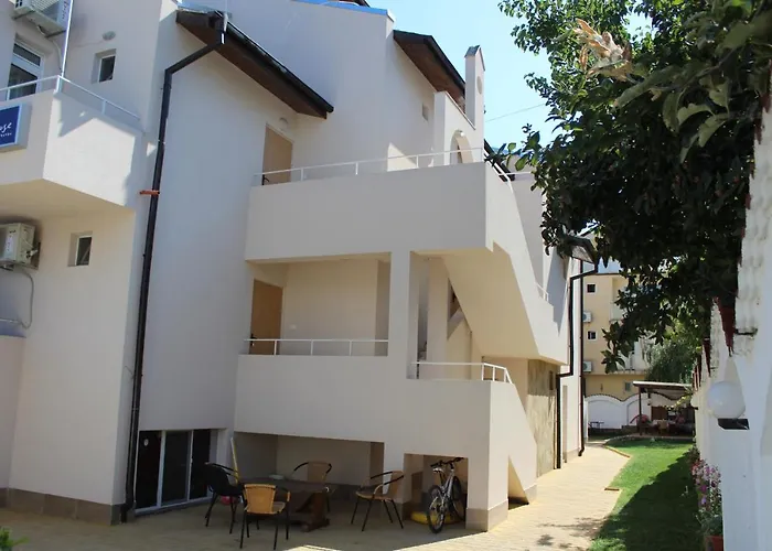 Siana House בית הארחה