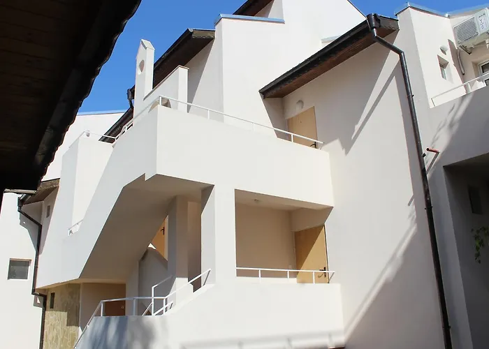 בית הארחה Siana House רבדה