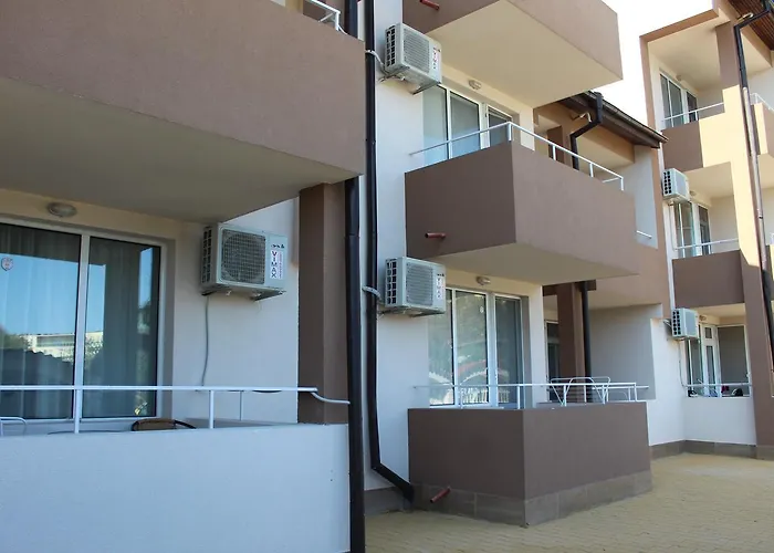 בית הארחה Siana House רבדה